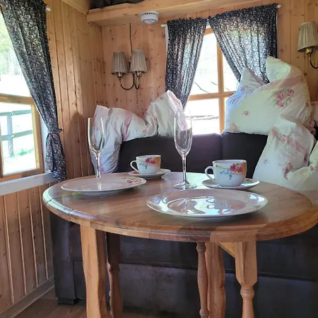 Schaeferwagen Mit Dachterrasse An Der Pferdekoppel アパート *